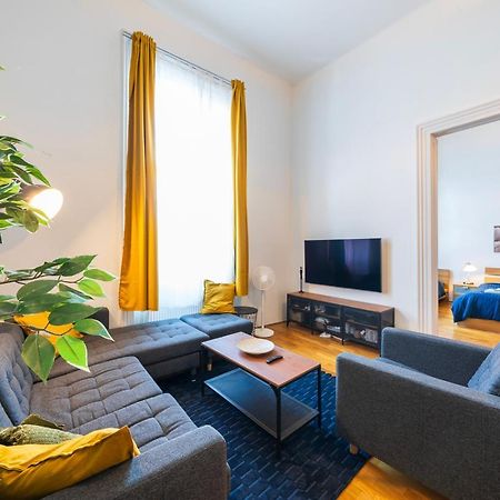 Shining Bright Two Bedroom Apt Next To Andrassy Ave ブダペスト エクステリア 写真