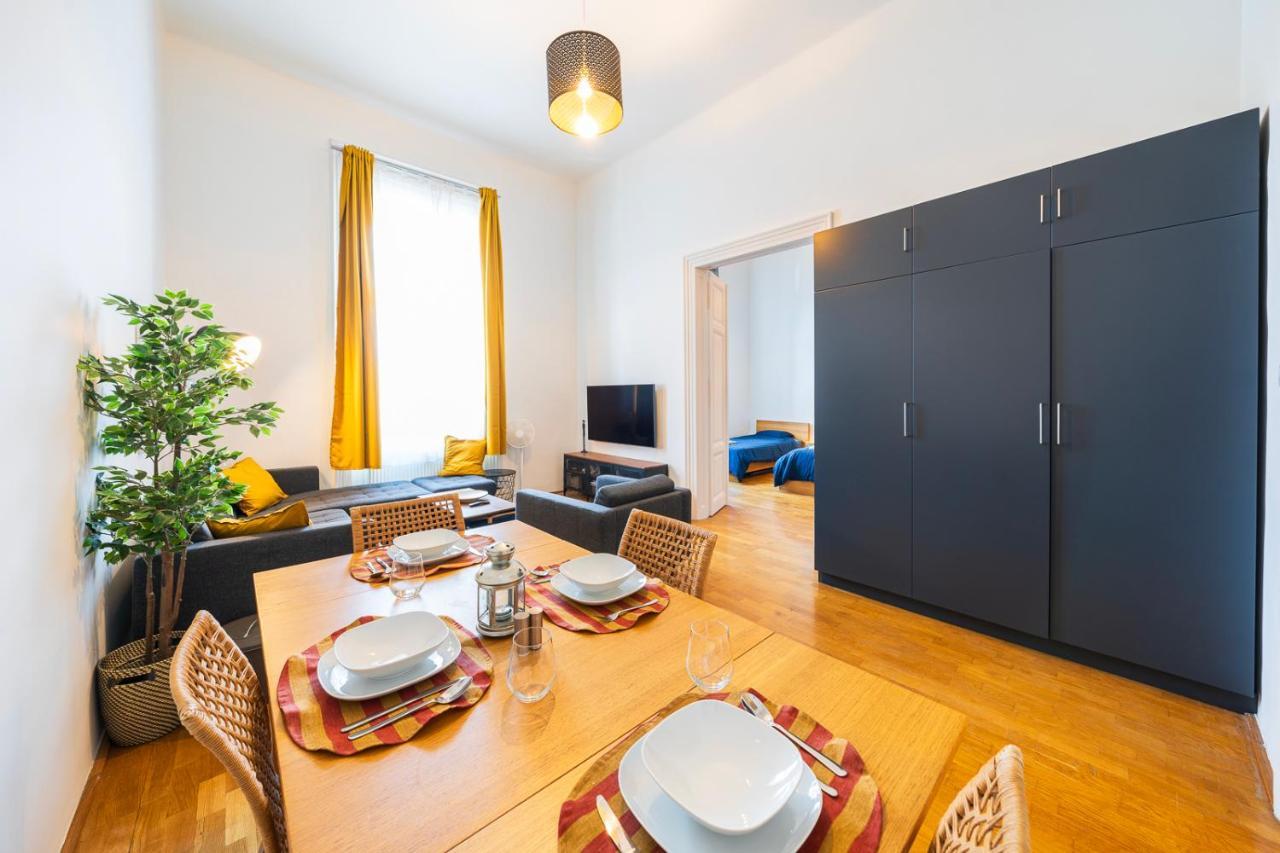 Shining Bright Two Bedroom Apt Next To Andrassy Ave ブダペスト エクステリア 写真