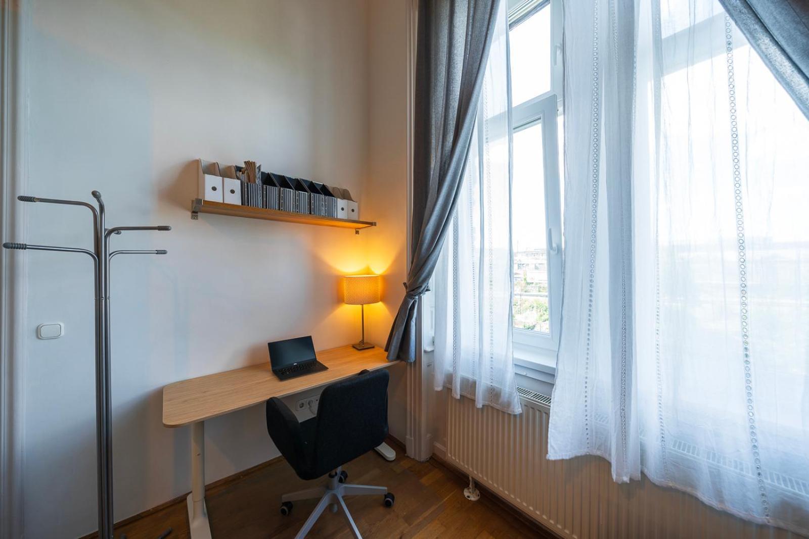 Shining Bright Two Bedroom Apt Next To Andrassy Ave ブダペスト エクステリア 写真